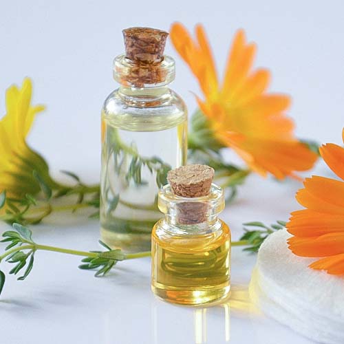 aromathérapie pot de crème composés aromatiques extraits de plantespharmacie du Moustier