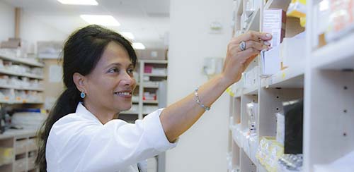 Façade de la Pharmacie de du Moustier à Vaux le Pénil